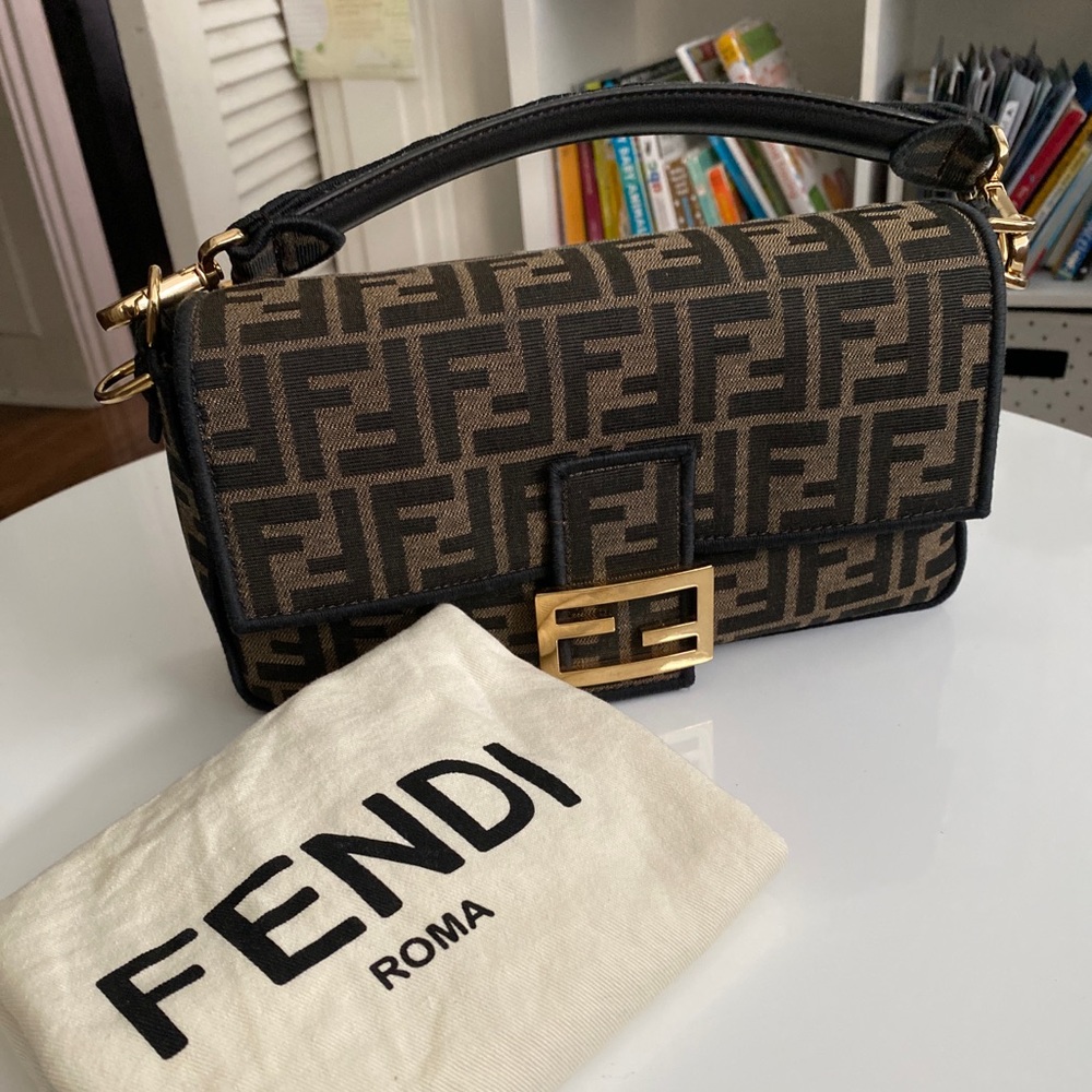 🛑SOLD🛑Fendi Baguette